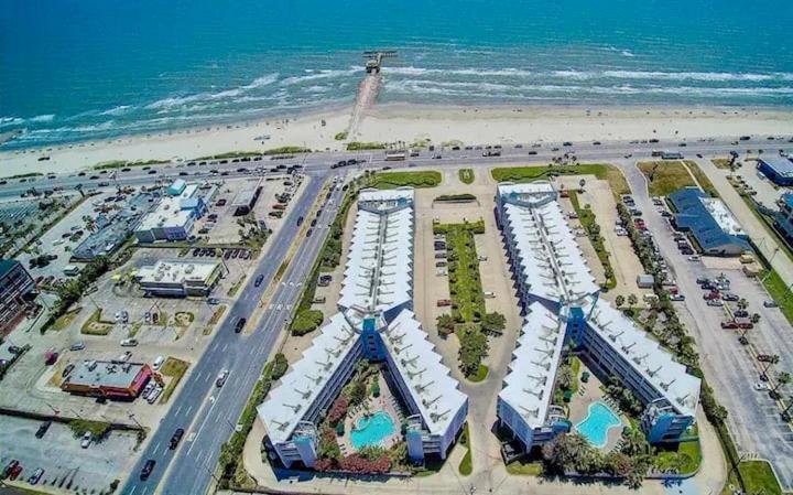 Cozy Galveston Beach Front Condo Exterior photo