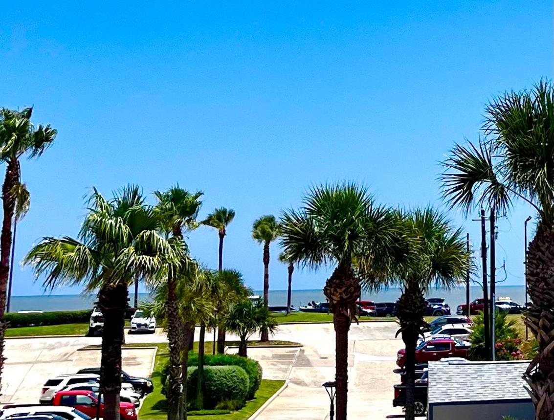 Cozy Galveston Beach Front Condo Exterior photo