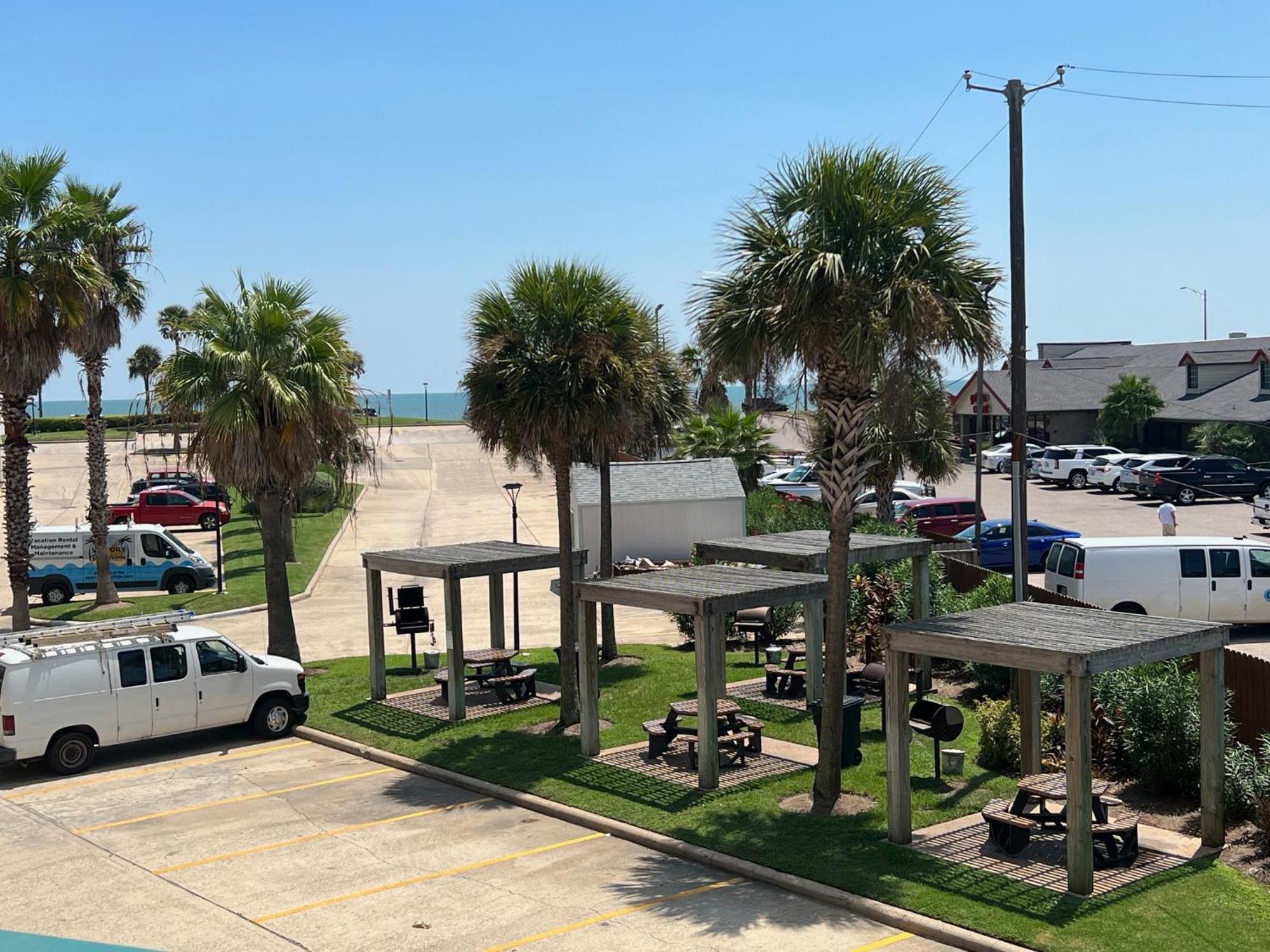 Cozy Galveston Beach Front Condo Exterior photo